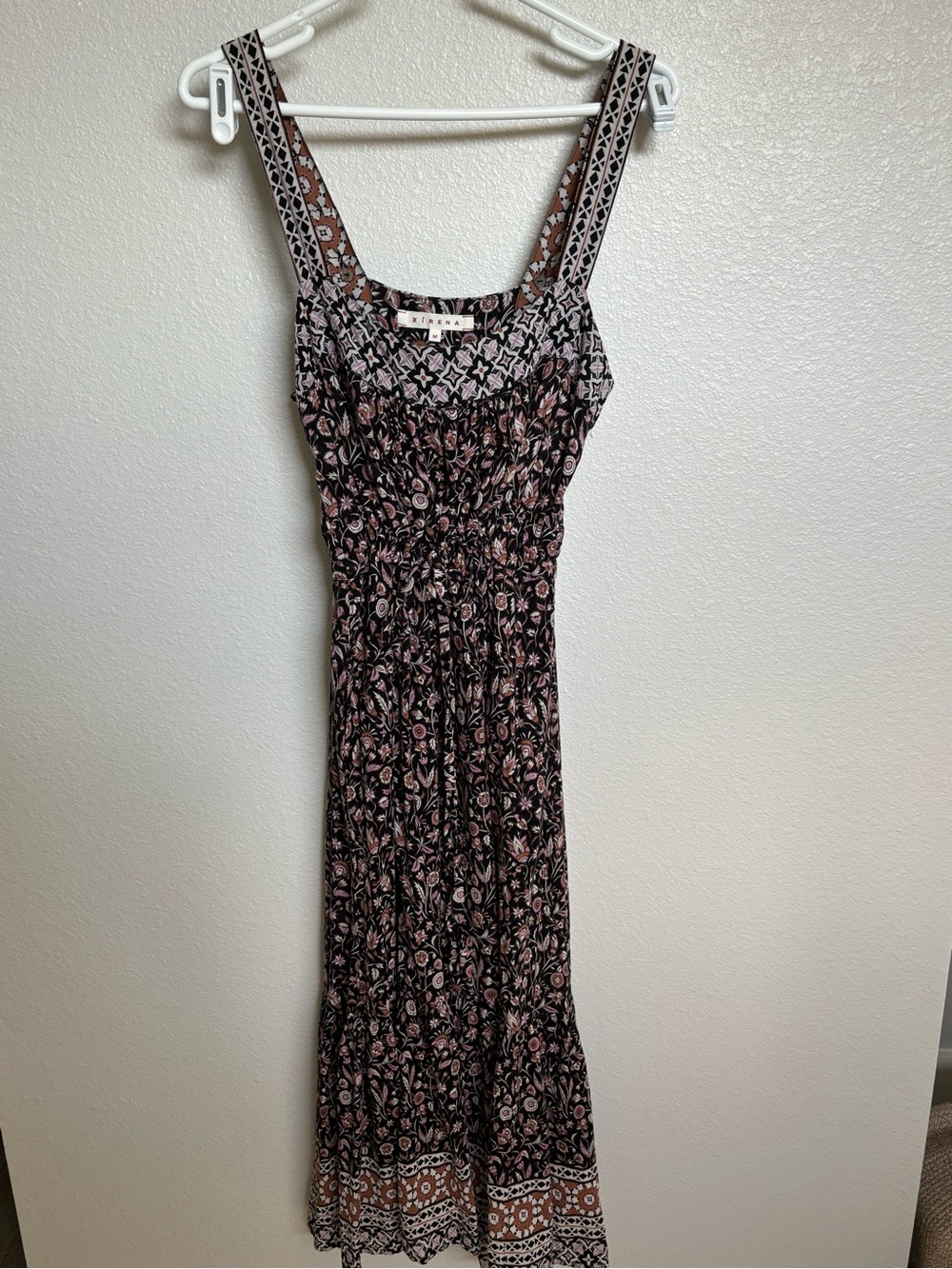 XiRENA Black & Pink Printed Midi Dress